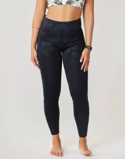 Carve Designs Shorts | Leggings^Platte Tight: Ginkgo Embossed